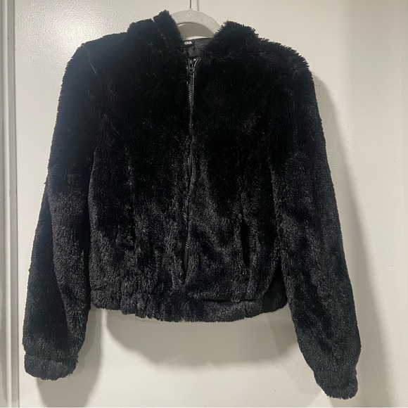 Fashion Nova black faux fur style bomber jacket. Size small. - Picture 1 of 7